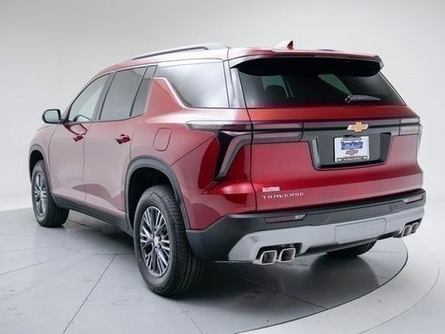 New 2026 Chevrolet Traverse LT image 4