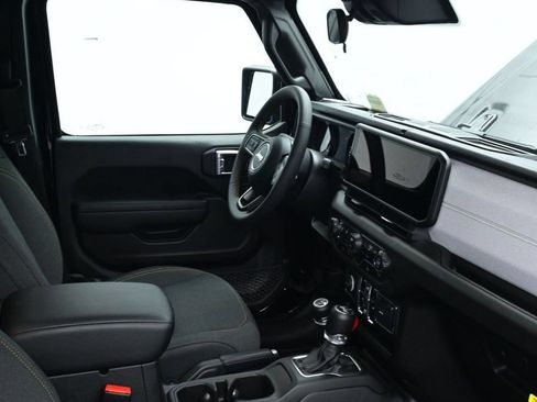 Used 2024 Jeep Wrangler Unlimited Sport AWD/4WD image 18