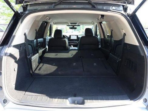 Certified 2025 Nissan Pathfinder SL FWD image 9