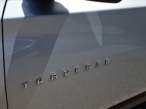 Used 2021 Chevrolet Traverse LS FWD image 11