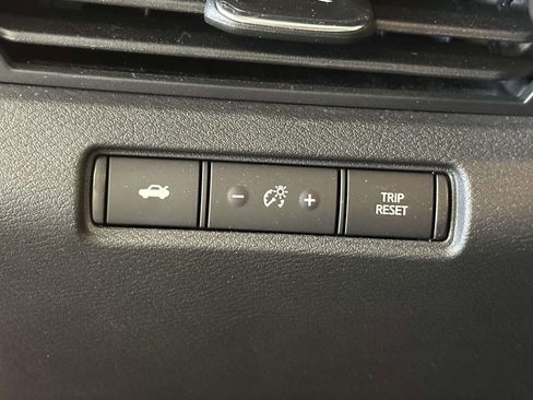 Used 2024 Nissan Altima 2.5 SR FWD image 24