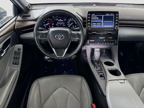 Used 2019 Toyota Avalon XLE w/ Moonroof Package image 17