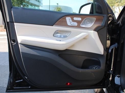 Certified 2023 Mercedes-Benz GLS 450 4MATIC image 10