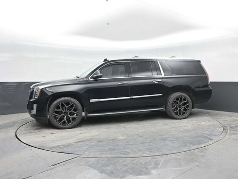 Used 2018 Cadillac Escalade ESV Luxury AWD/4WD image 4