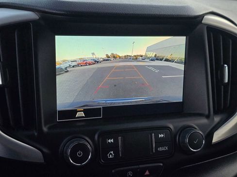 Used 2024 GMC Terrain SLT image 31