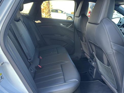Used 2025 Audi Q4 e-tron Premium Plus w/ Premium Plus image 15