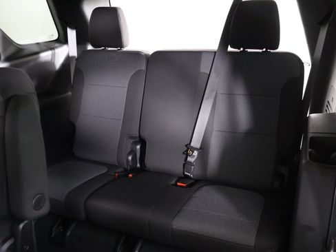 Used 2023 Chevrolet Traverse LT FWD image 38