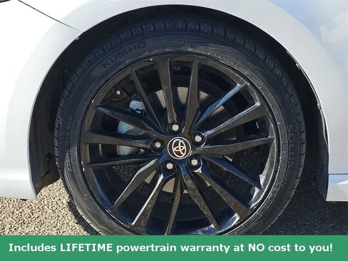 Used 2022 Toyota Camry XSE image 9