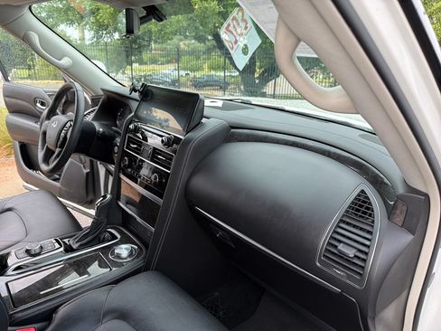 Used 2023 INFINITI QX80 Luxe w/ Cargo Package AWD/4WD image 40