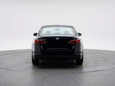 Used 2025 Nissan Altima 2.5 SV FWD image 7