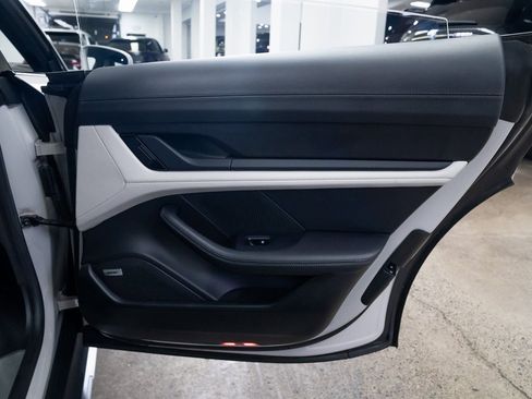 Used 2021 Porsche Taycan 4S w/ Premium Package image 21