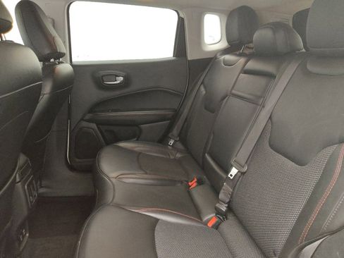 Used 2019 Jeep Compass Trailhawk AWD/4WD image 18