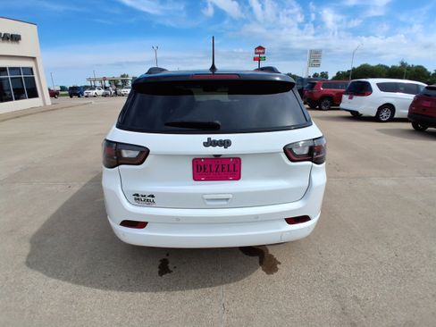 Used 2023 Jeep Compass High Altitude AWD/4WD image 7