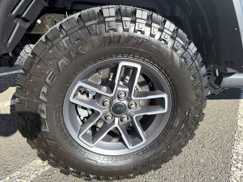 New 2026 Jeep Gladiator Mojave w/ Steel Bumper Group image 5