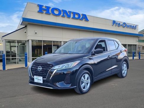 Used 2025 Nissan Kicks Play S image 1