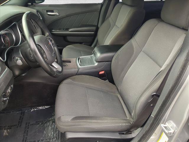 Used 2017 Dodge Charger SXT RWD image 14