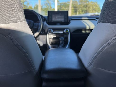 Used 2022 Toyota RAV4 XLE image 31
