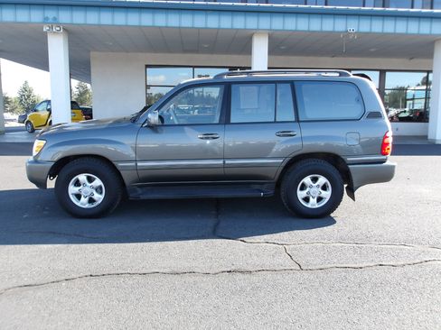 Used 1998 Toyota Land Cruiser 4dr 4WD image 2