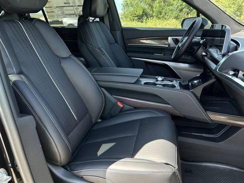 New 2026 Cadillac Vistiq Luxury image 26