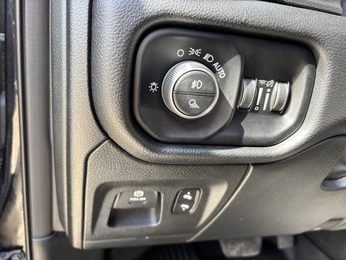 Used 2020 RAM 1500 Laramie image 25