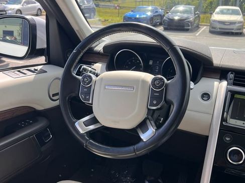 Used 2017 Land Rover Discovery HSE Luxury AWD/4WD image 20