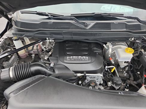 Used 2025 RAM 2500 Big Horn AWD/4WD image 35