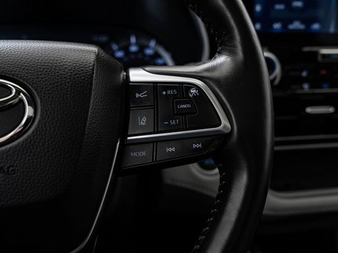 Used 2021 Toyota Highlander Limited image 29
