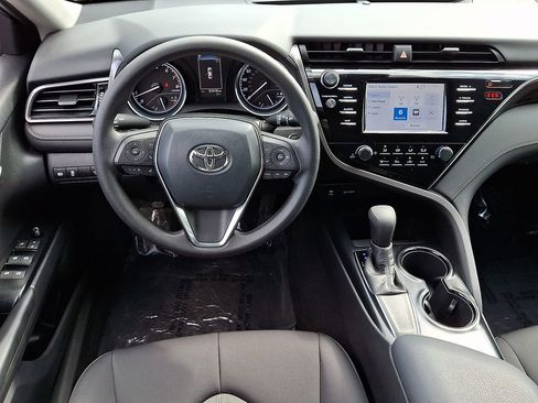 Used 2019 Toyota Camry LE w/ Convenience Package FWD image 13