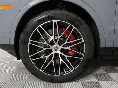 New 2026 Porsche Cayenne S AWD/4WD image 17