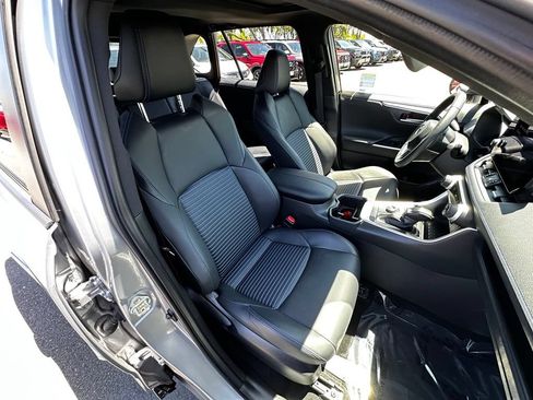 Used 2025 Toyota RAV4 XSE AWD/4WD image 14