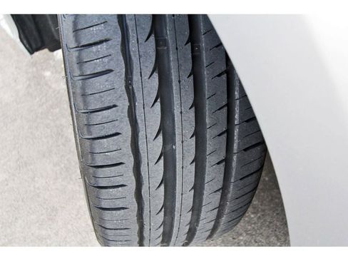 Used 2020 Toyota Camry SE image 28