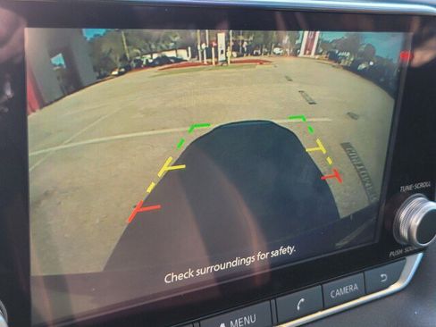 Certified 2022 Nissan Sentra SR w/ Midnight Edition image 15