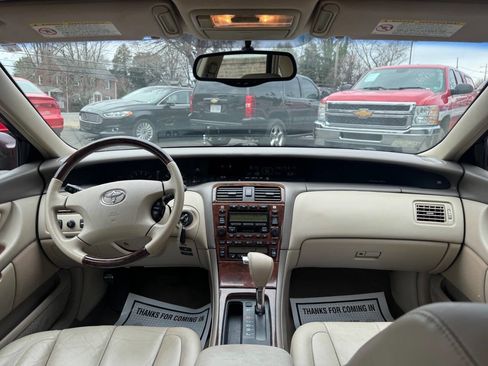 Used 2004 Toyota Avalon XLS image 19