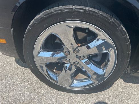 Used 2011 Dodge Challenger R/T RWD image 11