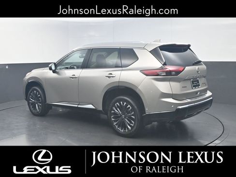 Used 2024 Nissan Rogue Platinum w/ Platinum Premium Package image 7