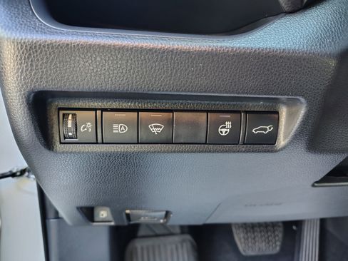 Used 2022 Toyota RAV4 SE image 25