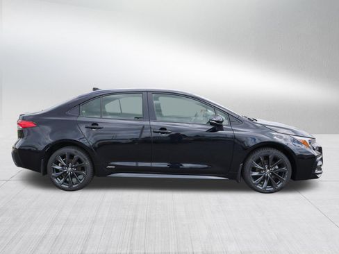 Used 2024 Toyota Corolla SE AWD/4WD image 8