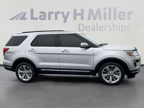 Used 2019 Ford Explorer Limited w/ Class III Trailer Tow Package image 9