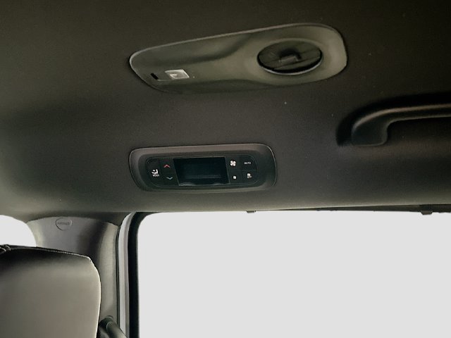 New 2026 Chrysler Pacifica Select AWD/4WD image 25