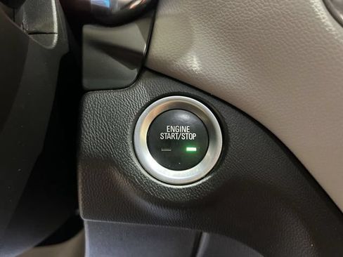 Used 2020 Chevrolet Equinox LT FWD image 15