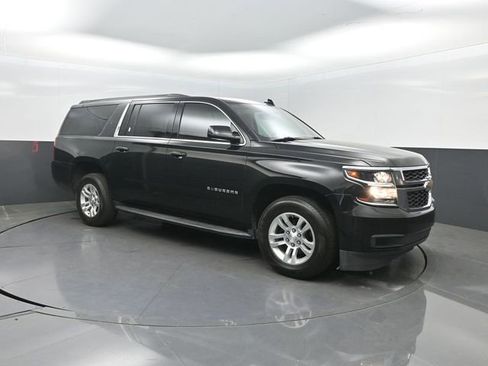 Used 2020 Chevrolet Suburban LS w/ Enhanced Driver Alert Package RWD image 34