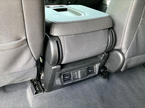 Used 2023 Chevrolet Silverado 1500 LT AWD/4WD image 33