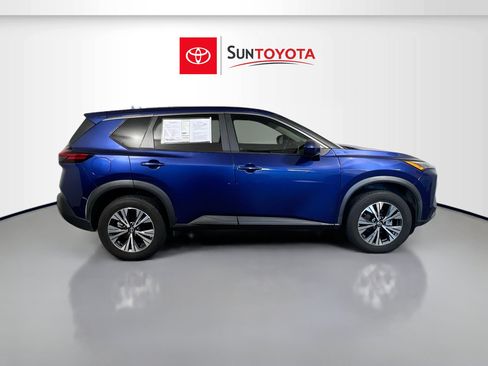 Used 2023 Nissan Rogue SV AWD/4WD image 2