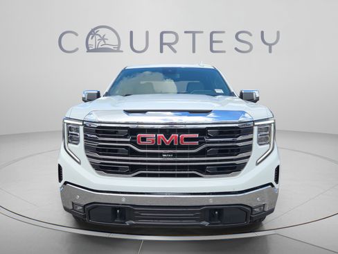 Used 2024 GMC Sierra 1500 SLT w/ SLT Premium Plus Package AWD/4WD image 8