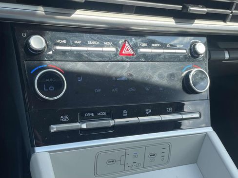 Used 2026 Hyundai Santa Fe SEL FWD image 19