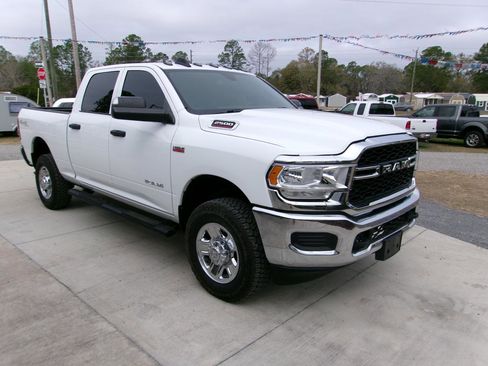 Used 2022 RAM 2500 Tradesman w/ Chrome Appearance Group image 3