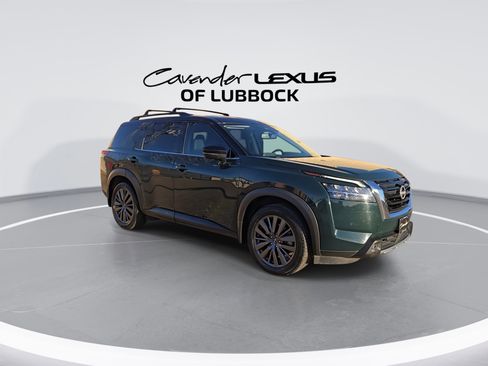 Used 2022 Nissan Pathfinder SL w/ SL Premium Package image 2