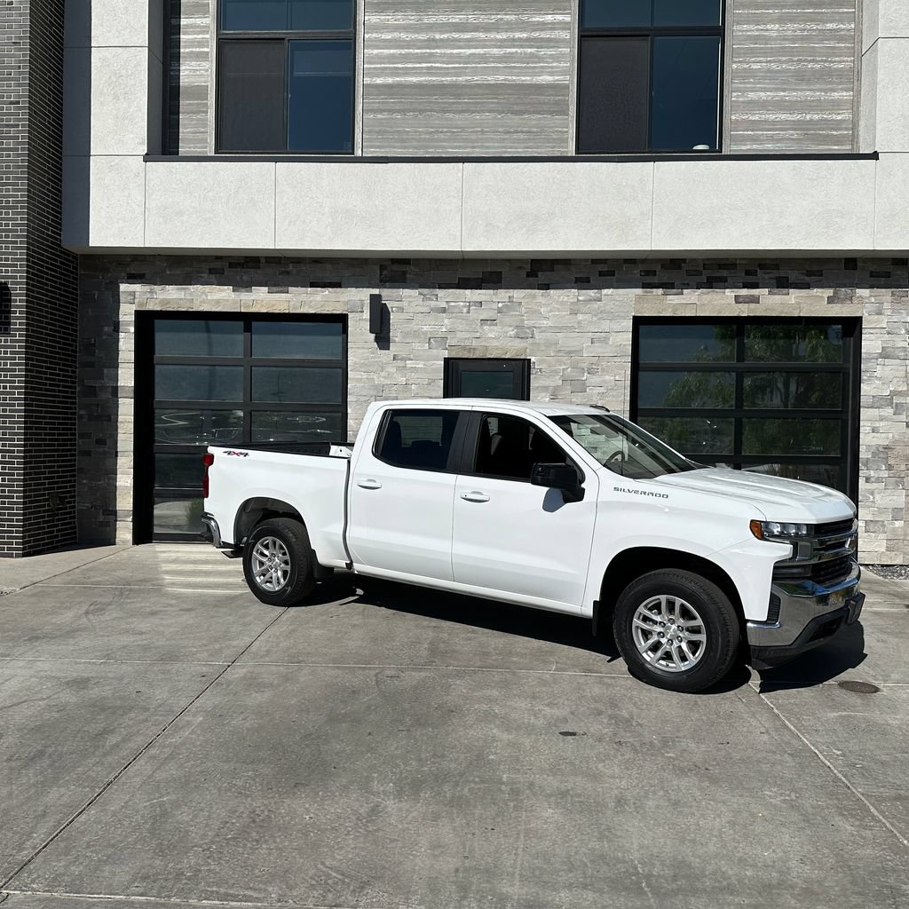 Used 2021 Chevrolet Silverado 1500 LT AWD/4WD image 1