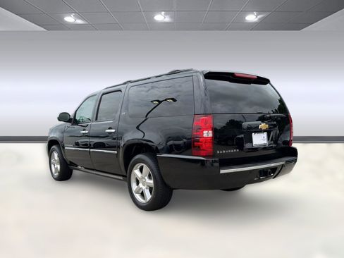 Used 2013 Chevrolet Suburban LTZ RWD image 3