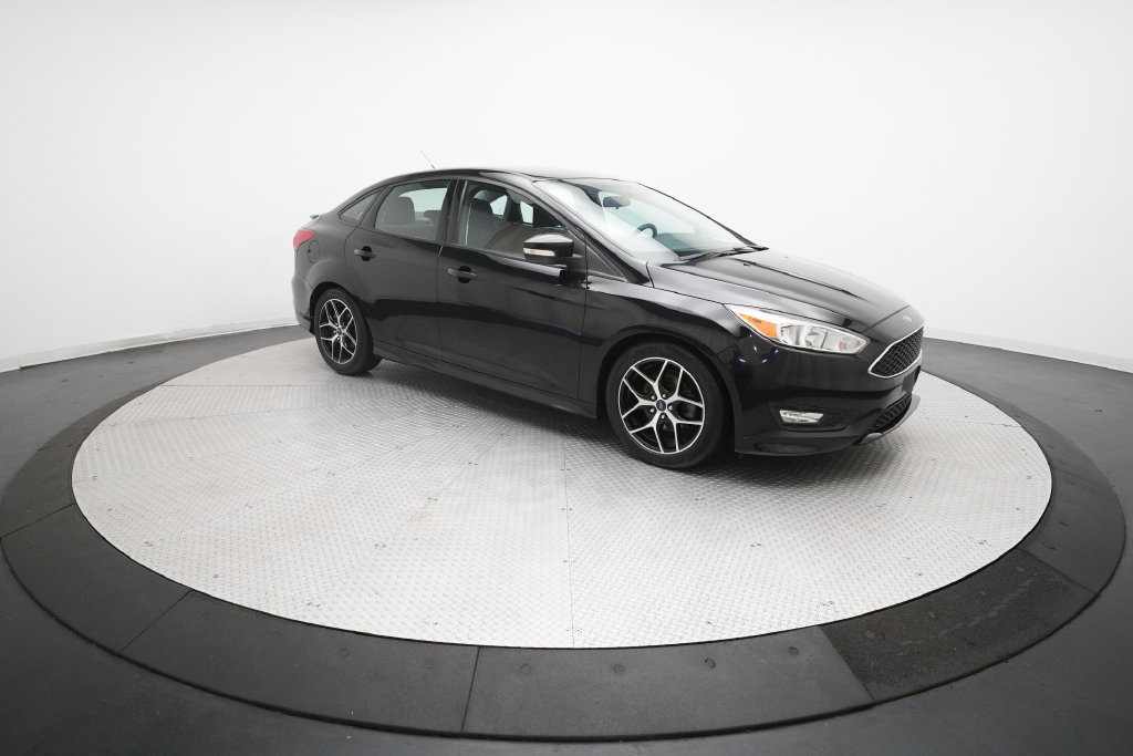 Used 2016 Ford Focus SE w/ SE Sport Package FWD image 31